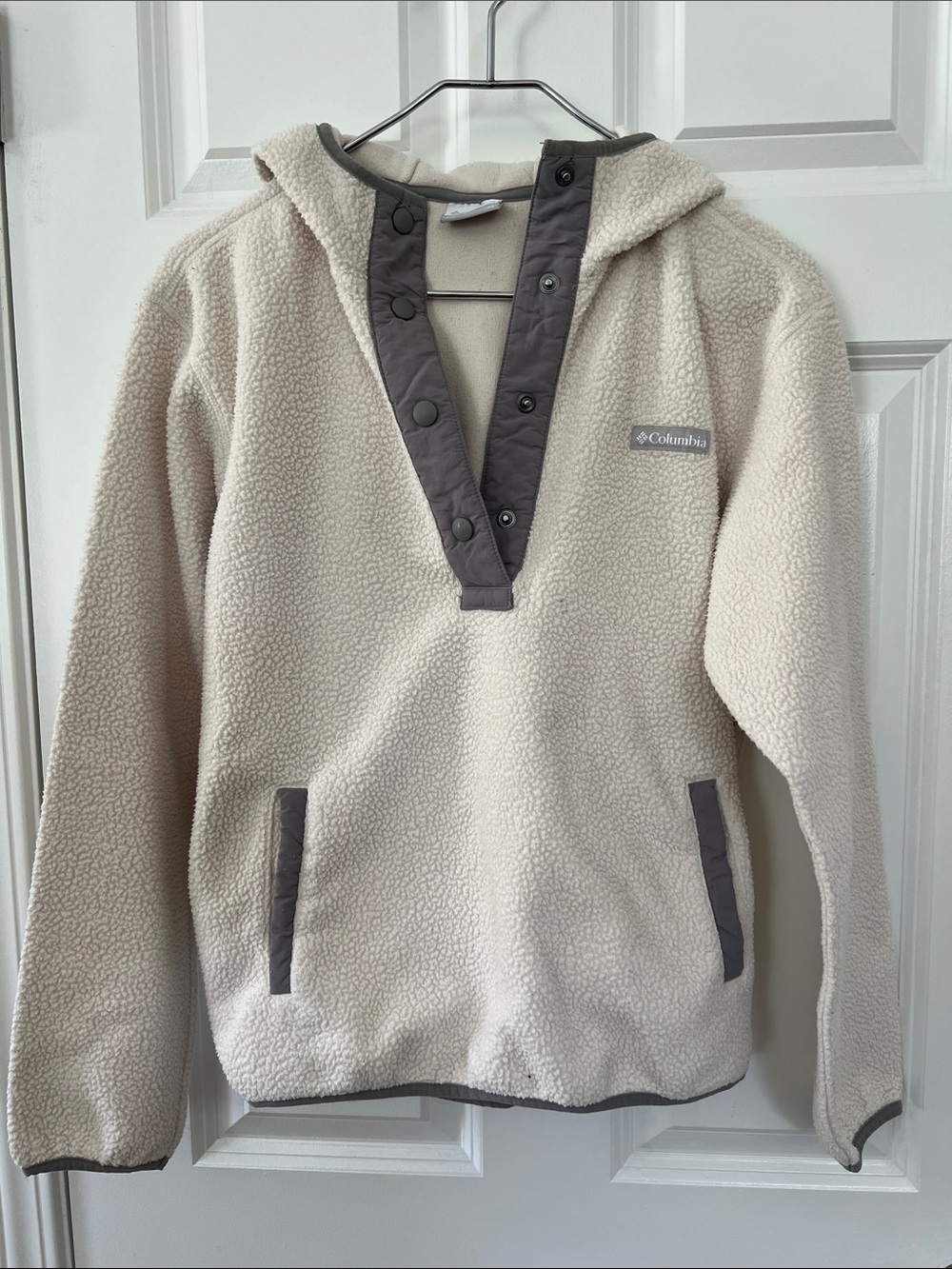 Columbia Womens Cream Sherpa Hoodie with Gray Trim - Size XS